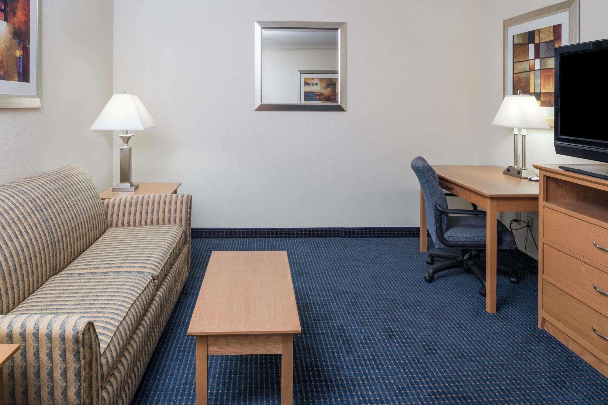 Fairfield By Marriott Inn & Suites Spokane Airport Exterior photo